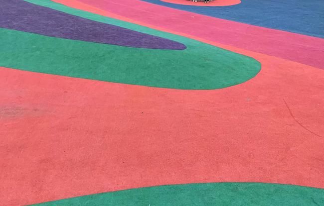 運動場塑膠地坪